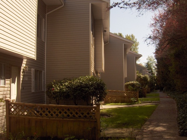 2004 - 2090 Springer Avenue, Brentwood - Image